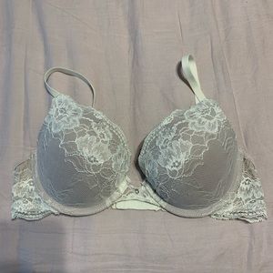 Maidenform bra 34C